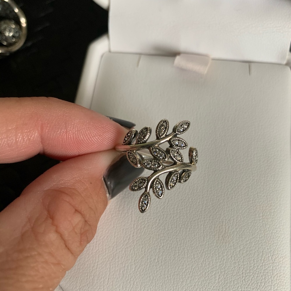 Pandora Sparkling Leaves Ring